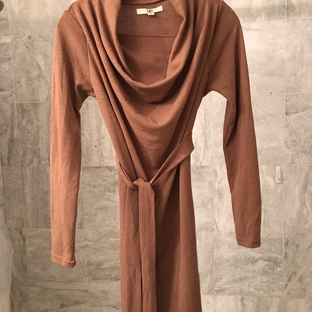 Brown tie-waist sweater dress